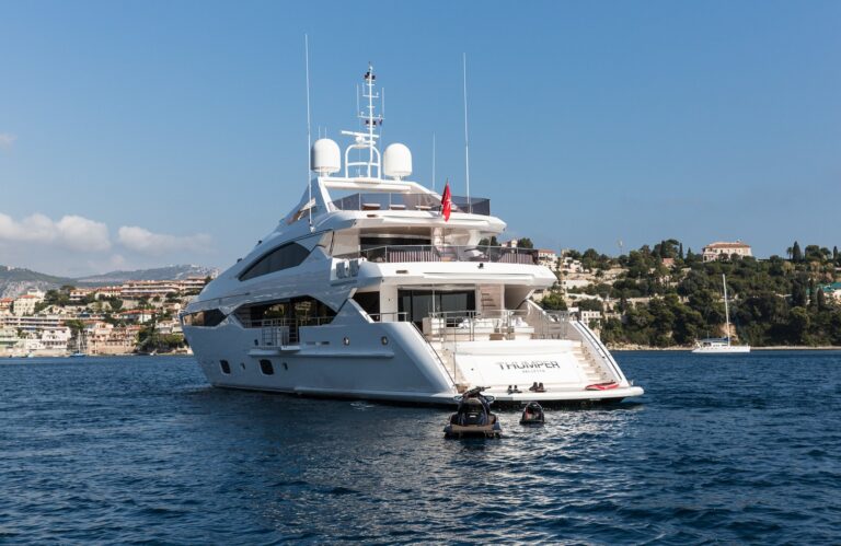 The 40m Yacht THUMPER