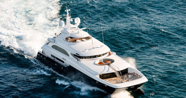 40m catamaran motor yacht Zenith (IC0832) designed by Incat Crowther-001