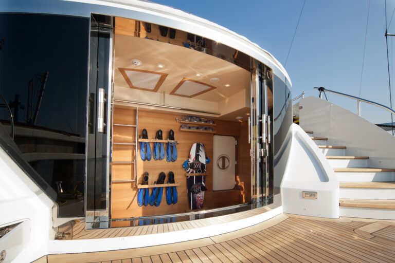 The 41m Yacht AZIZA