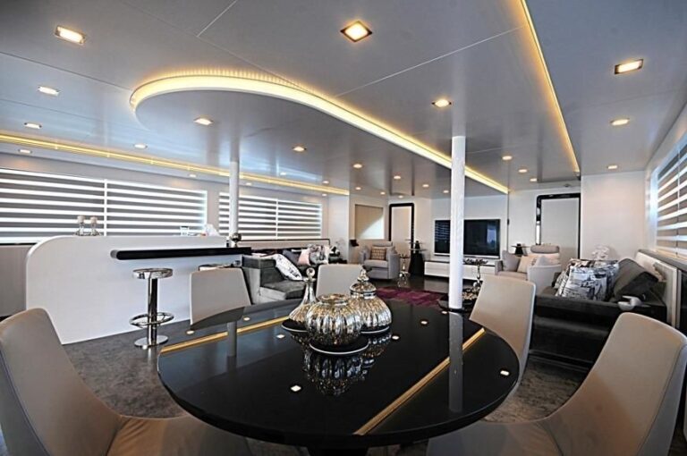 The 41m Yacht AZRA