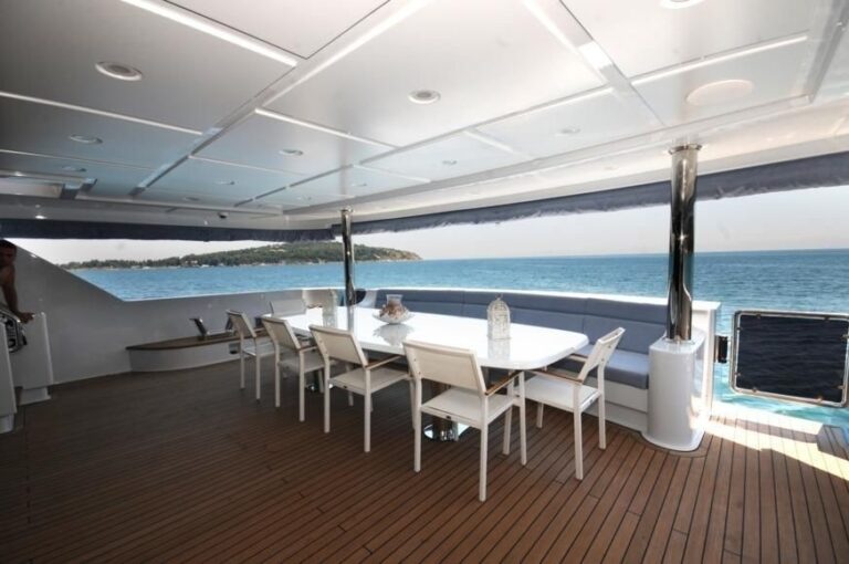 The 41m Yacht AZRA