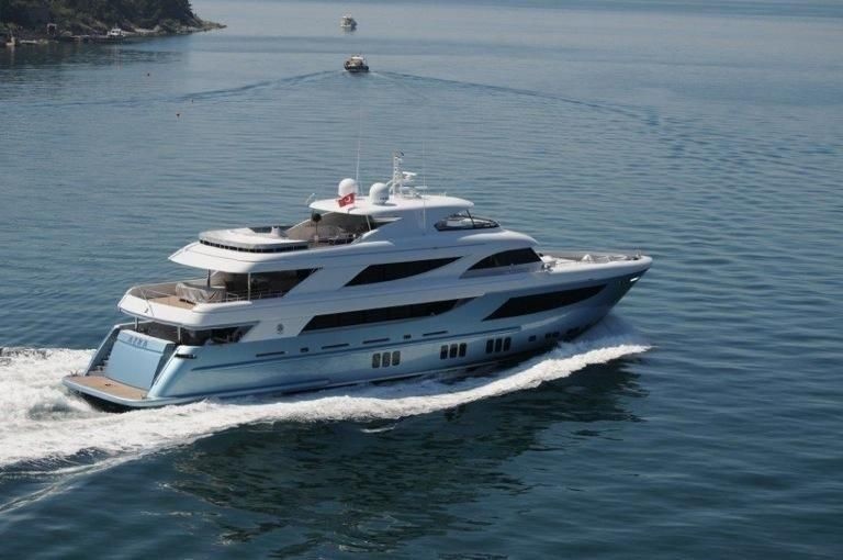 The 41m Yacht AZRA