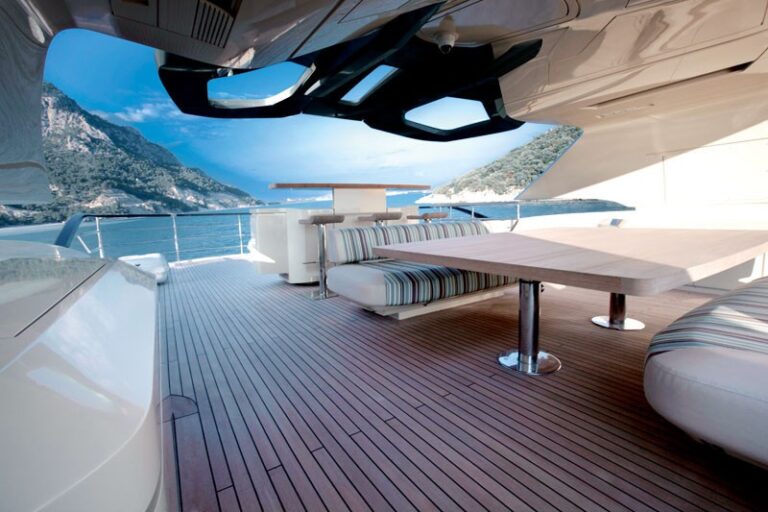 Life On Yacht BIBICH TOO