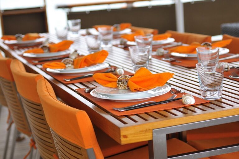 External Eating/dining Furniture On Board Yacht CALISTO