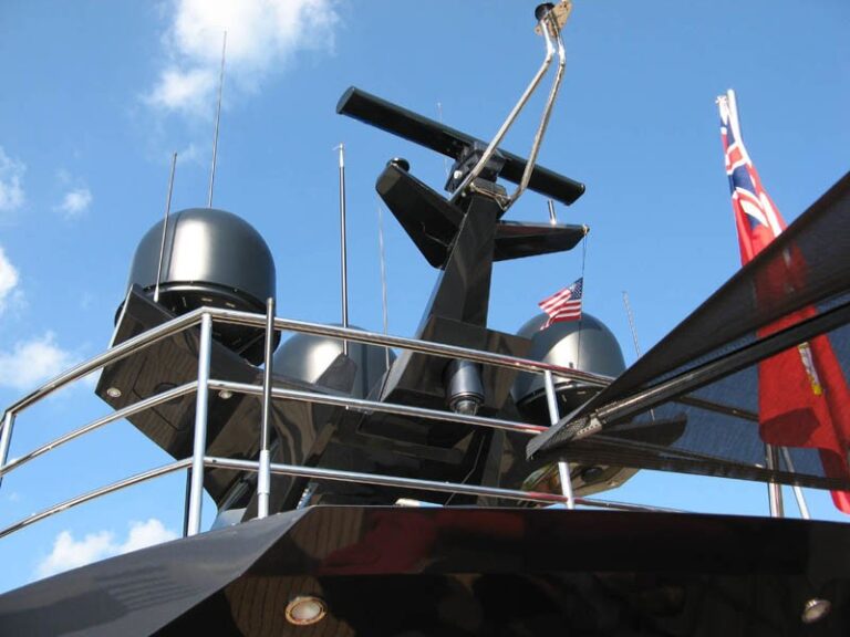 Mast On Yacht DRAGON
