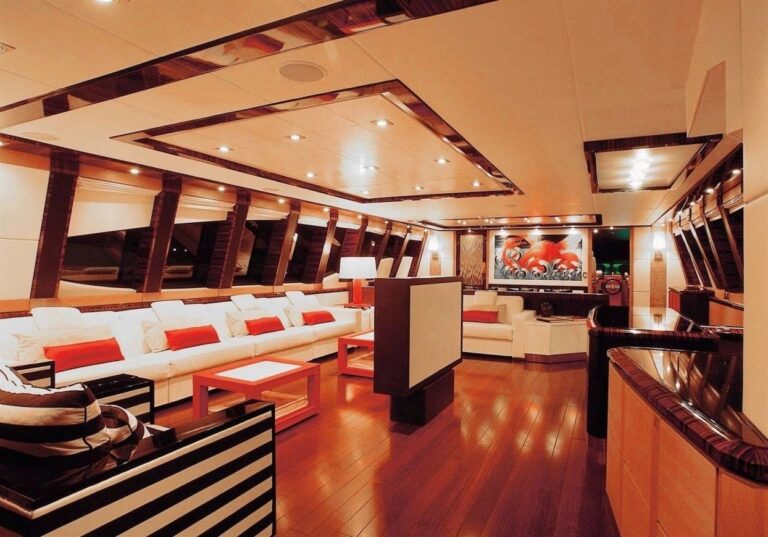 Saloon On Yacht DRAGON