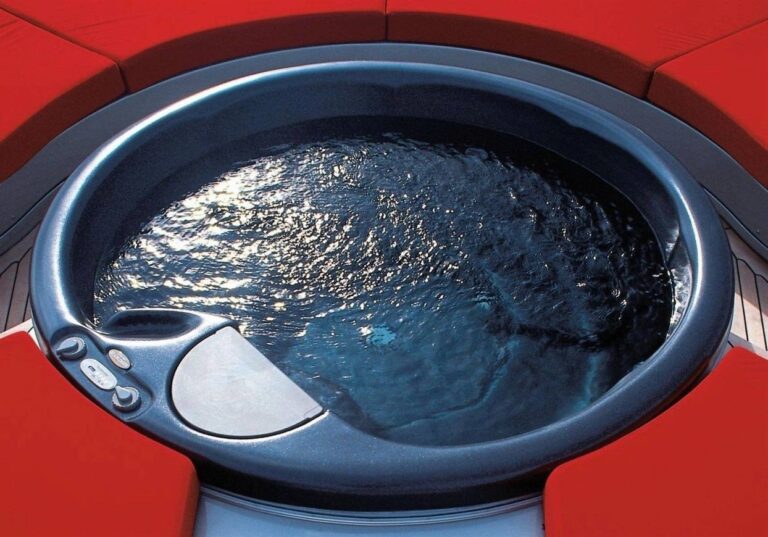 Jacuzzi Pool Aboard Yacht DRAGON