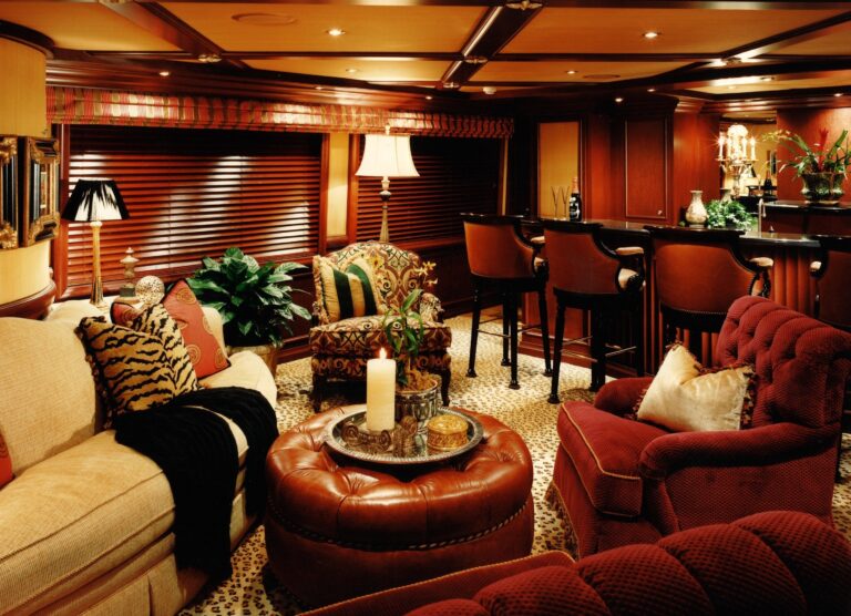 Sky-lounge On Yacht LAGNIAPPE