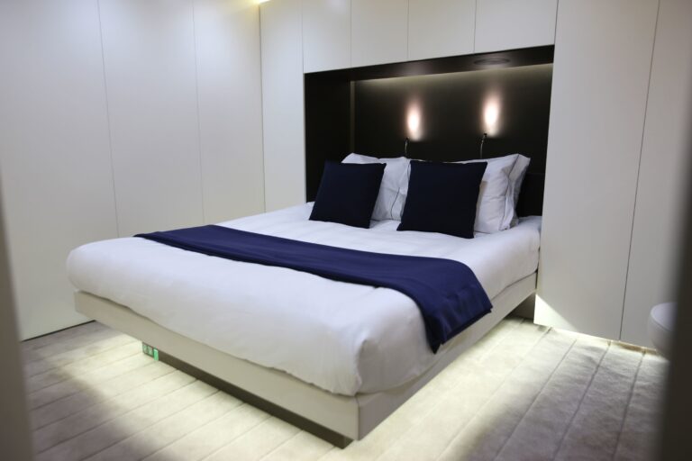 Blue Guest's Cabin On Yacht OCEAN SAPPHIRE