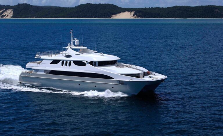 Cruising On Yacht SEAFARIS