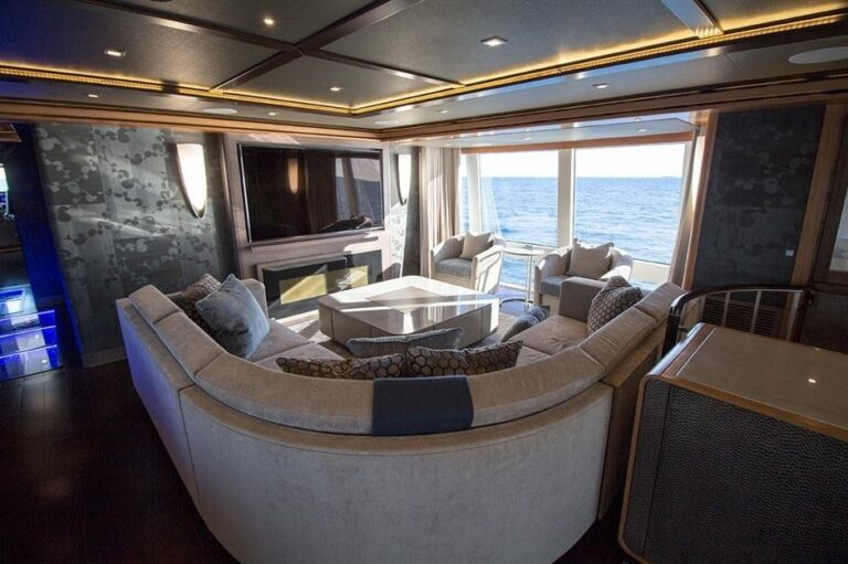 The 41m Yacht SERENITY