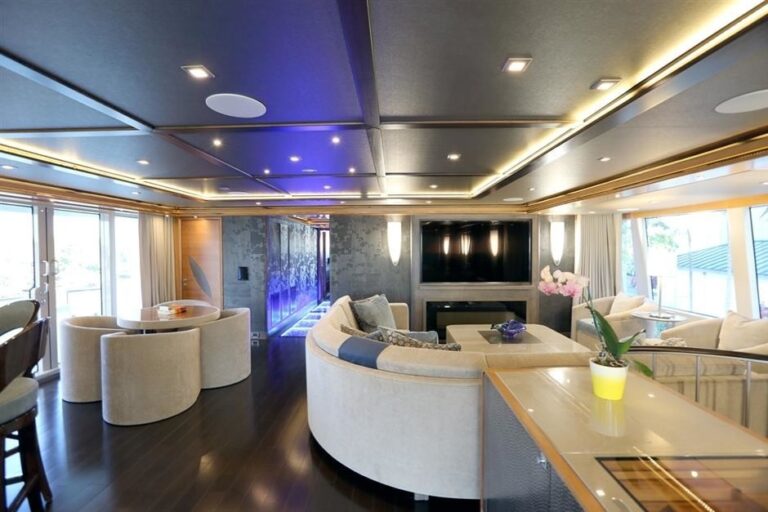 The 41m Yacht SERENITY