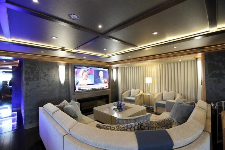 The 41m Yacht SERENITY