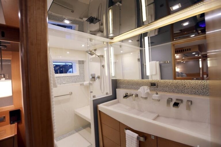 The 41m Yacht SERENITY