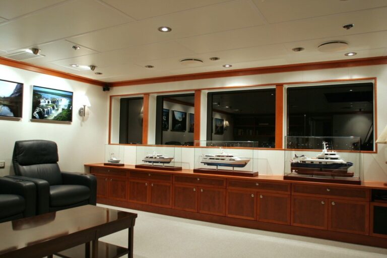 Sky-lounge On Board Yacht SILVER CLOUD
