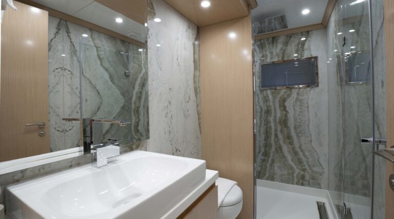Port side double ensuite