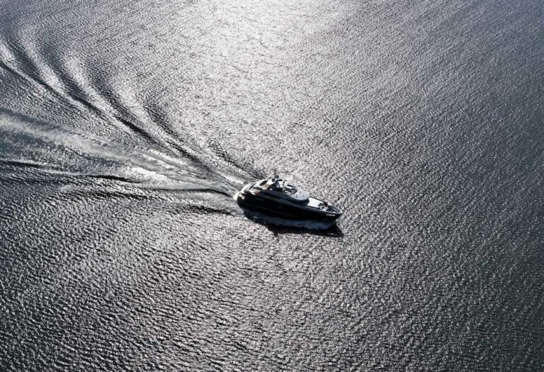 The 42m Yacht ALIVE