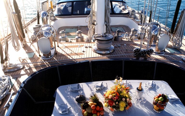 The 42m Yacht CYCLOS III