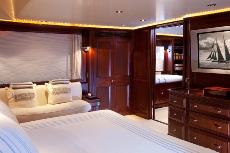 The 42m Yacht KOO