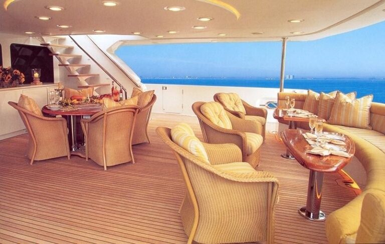 The 42m Yacht MONA LIZA