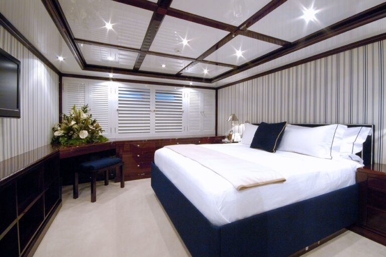 Blue Guest's Cabin On Board Yacht OXYGEN