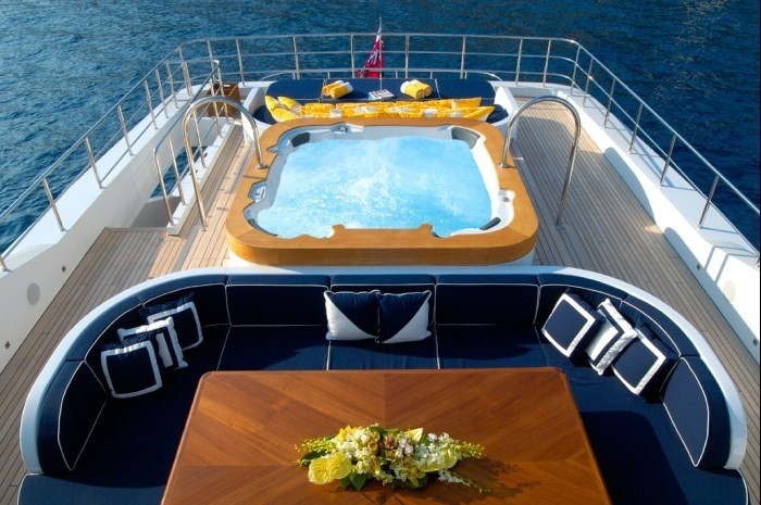 Jacuzzi Pool On Yacht OXYGEN