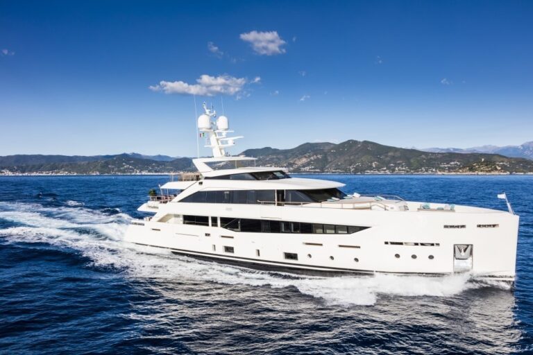 The 42m Yacht SERENITY