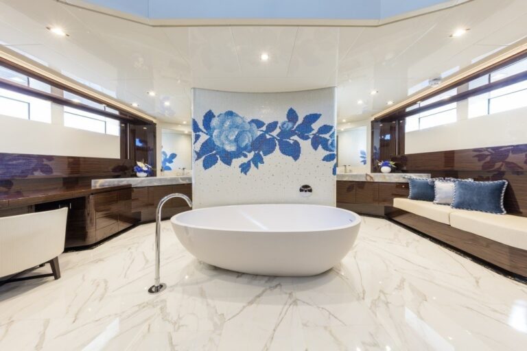 The 42m Yacht SERENITY