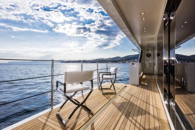 The 42m Yacht SERENITY