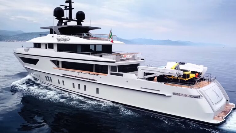 The 42m Yacht X
