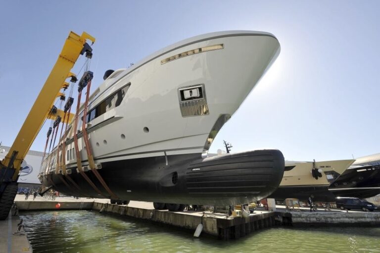 The 42m Yacht X