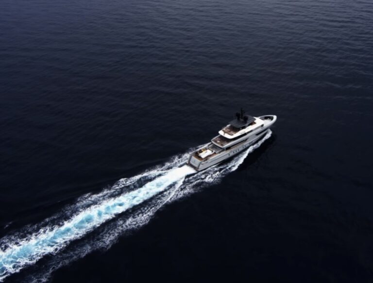The 42m Yacht X