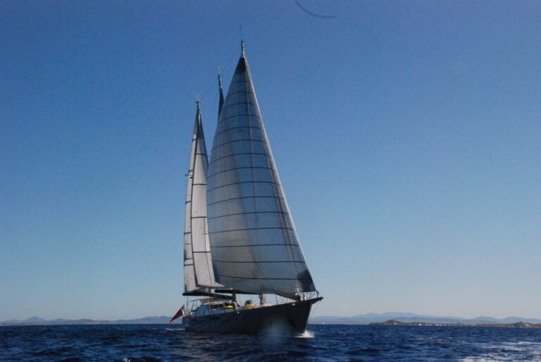 The 42m Yacht YAMAKAY