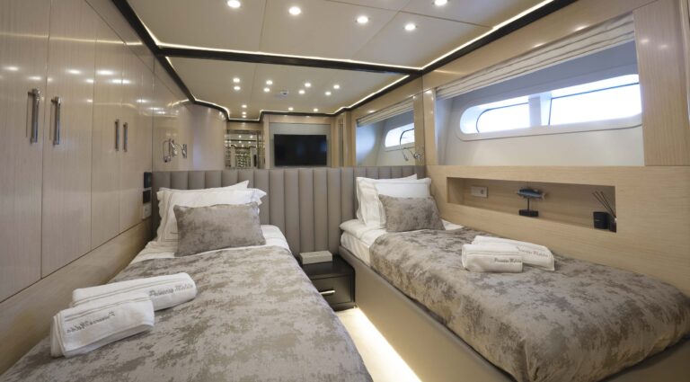 Starboard Twin Guest Suite