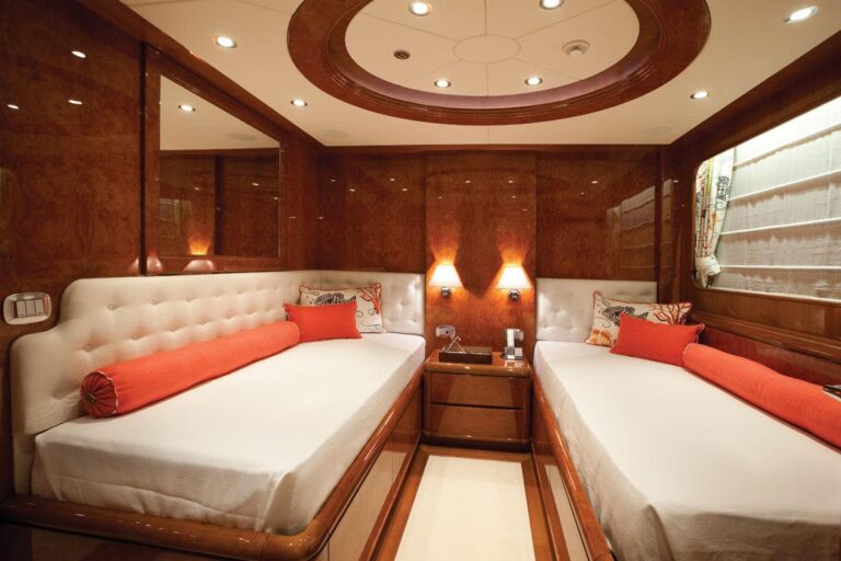 Twin cabin
