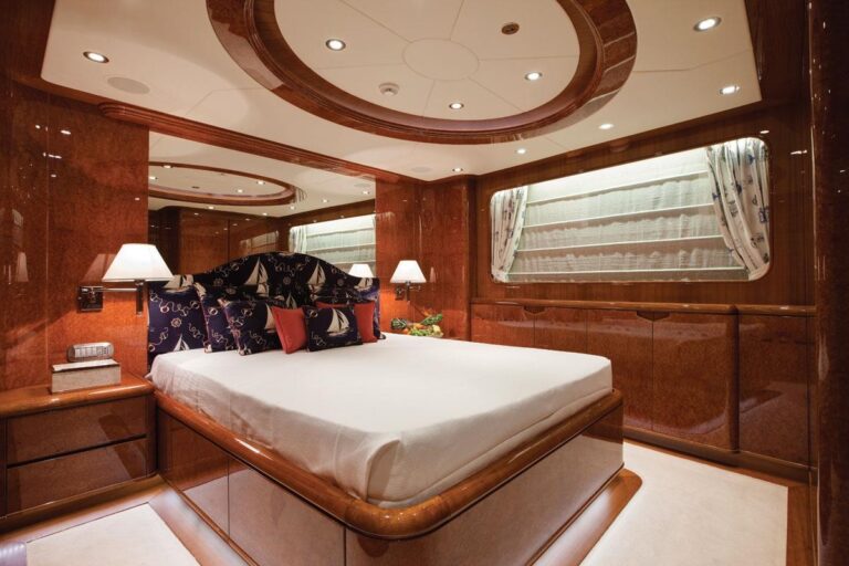Guest cabin