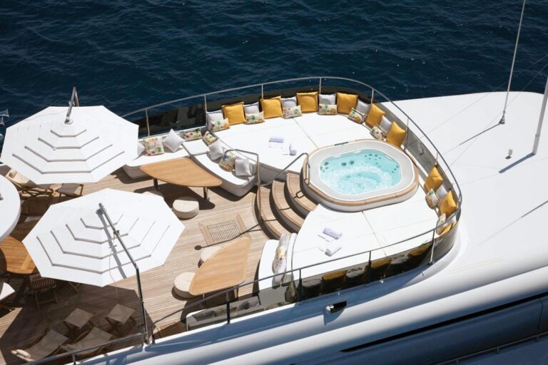 43m BARON TRENCK - Sundeck
