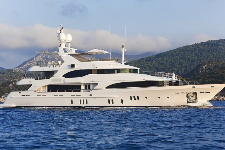 43M BENETTI VISION SUPERYACHT