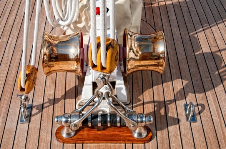 The 43m Yacht CROCE DEL SUD