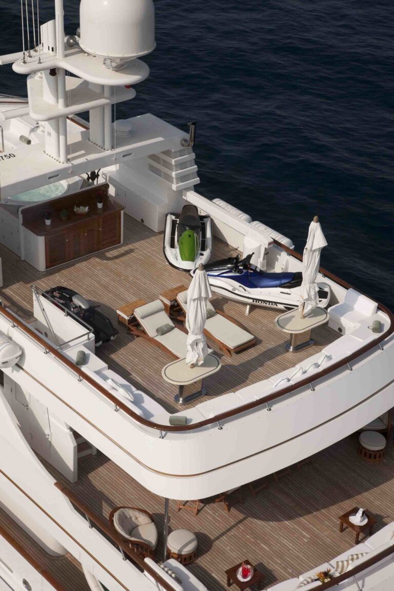 The 43m Yacht ECLIPSE