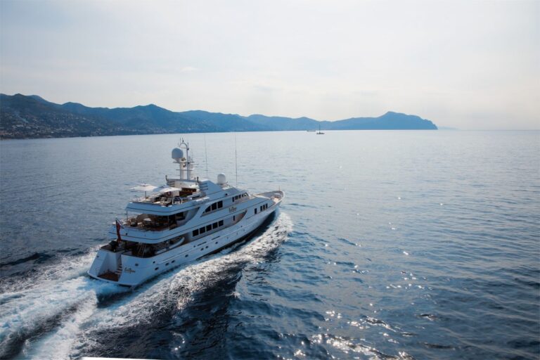 43m CUSTOM SUPERYACHT