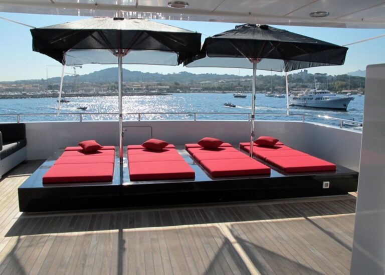 The 43m Yacht GRAYZONE