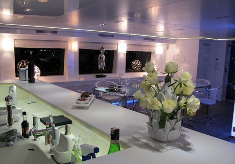 The 43m Yacht GRAYZONE