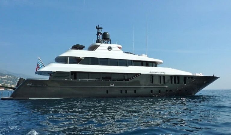 The 43m Yacht GRAYZONE