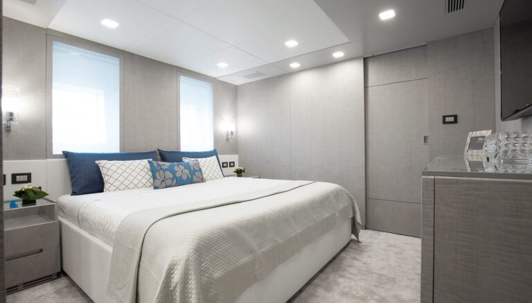 The 43m Yacht H - Guest cabin