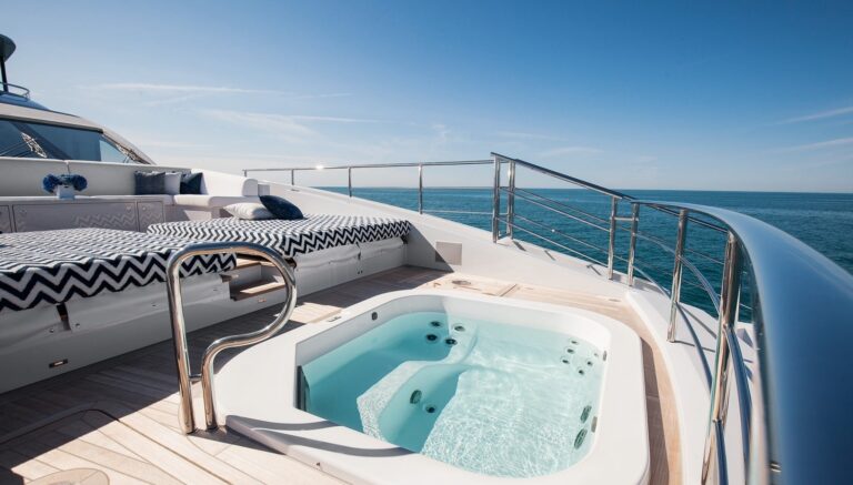 Life Aboard Yacht H - Jacuzzi