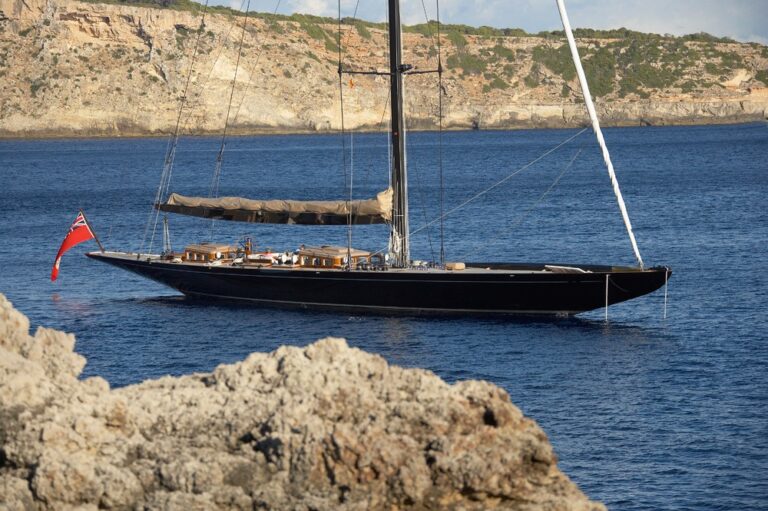 The 43m Yacht LIONHEART