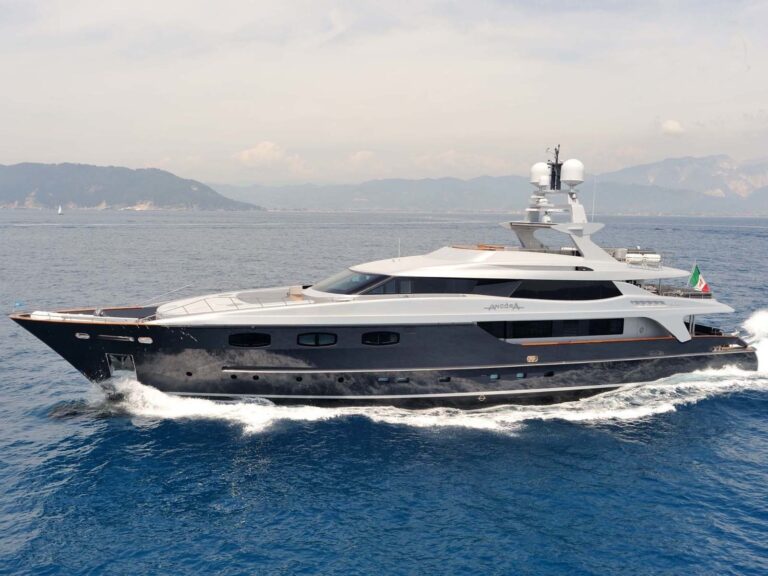 The 43m Yacht MI VIDA