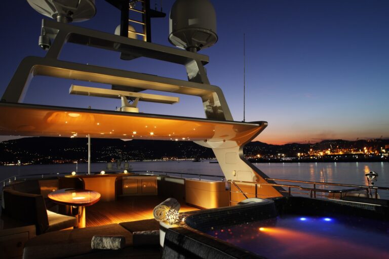 The 43m Yacht MI VIDA