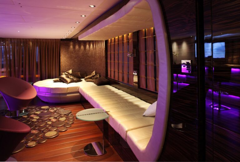 The 43m Yacht MI VIDA